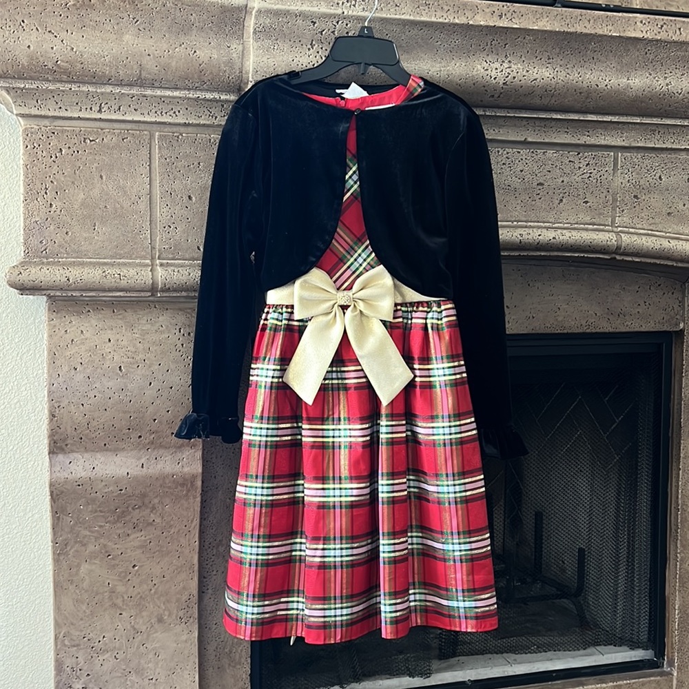 Beautiful Red Plaid Holiday dress size 14.5 with velveteen black jacket